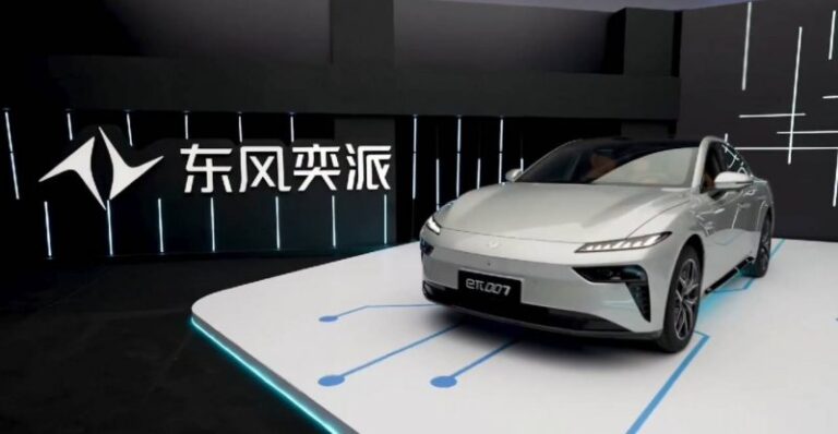 xm外汇平台杠杆比例摆脱遥控器 机器人自主踢足球赛